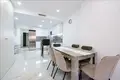 Mieszkanie 4 pokoi 153 m² Torrevieja, Hiszpania