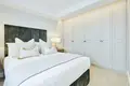 2 bedroom apartment 74 m² in London, United Kingdom