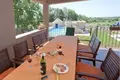 villa de 5 dormitorios 240 m² Roviño, Croacia