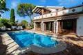 4-Schlafzimmer-Villa 208 m² Estepona, Spanien