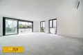 Quartier résidentiel Magnifique 5 pieces dans un immeuble neuf au calme pres de kikar hamedina