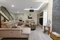 4 bedroom house 192 m² Dos Hermanas, Spain