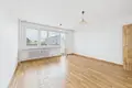 Mieszkanie 3 pokoi 82 m² Warszawa, Polska