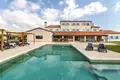 Haus 13 Schlafzimmer 866 m² Opcina Medulin, Kroatien