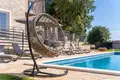 4 bedroom house 200 m² Grad Porec, Croatia
