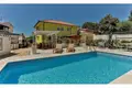 Casa 7 habitaciones 645 m² Opcina Medulin, Croacia