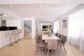 Villa de tres dormitorios 300 m² en Peyia, Chipre