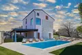 Вилла 4 спальни 240 м² Умаг, Хорватия