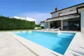 3 bedroom villa 352 m² Grad Porec, Croatia
