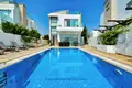 villa de 5 dormitorios 380 m² Paralimni, Chipre