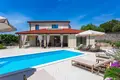 Villa de tres dormitorios 178 m² Omisalj, Croacia