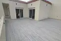 Mieszkanie 2 pokoi 80 m² w Koinoteta Parekklesias, Cypr