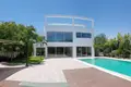 5-Schlafzimmer-Villa 550 m² Germasogeia, Zypern