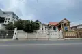 4 room villa 700 m² in Sangkat Boeung Kak Ti Pir, Cambodia