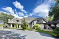Commercial property 882 m² in Konstancin Jeziorna, Poland