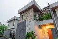 Mieszkanie 3 pokoi 152 m² Tumbak Bayuh, Indonezja