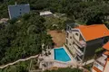 villa de 5 dormitorios 247 m² Buljarica, Montenegro