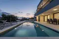 4-Schlafzimmer-Villa 300 m² Grad Zadar, Kroatien