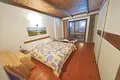 5 bedroom house 235 m² Punat, Croatia