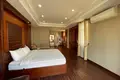 Condo 3 rooms 150 m² in Sangkat Tuol Tumpung Ti Muoy, Cambodia