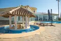 Haus 5 Schlafzimmer 753 m² Dos Hermanas, Spanien