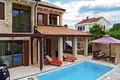 Casa 6 habitaciones 300 m² Omisalj, Croacia