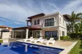 Szeregowiec 2 pokoi 226 m² Roatan, Honduras