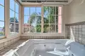 6-Schlafzimmer-Villa 346 m² Marbella, Spanien