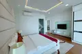 Condo 4 rooms 220 m² in Sangkat Chroy Changvar, Cambodia