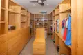 Condo 17 bedrooms 1 087 m² Roatan, Honduras