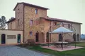 Propriété commerciale 900 m² à Volterra, Italie