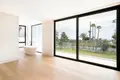 4-Schlafzimmer-Villa 430 m² Estepona, Spanien