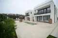 Duplex 6 bedrooms 415 m² Varvari, Croatia