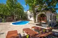 Willa 8 pokojów 250 m² Omisalj, Chorwacja