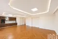 Office 4 rooms 169 m² in Tirana Municipality, Albania
