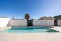 4-Schlafzimmer-Villa 246 m² lAlfas del Pi, Spanien