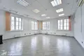 Oficina 10 habitaciones 340 m² en Minsk, Belarús