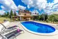 Дом 4 комнаты 106 м² Opcina Plaski, Хорватия