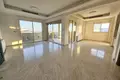 Mieszkanie 4 pokoi 210 m² w Limassol, Cypr
