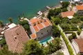 Villa de 4 dormitorios 420 m² Dobrota, Montenegro