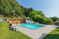 Mieszkanie 18 pokojów 650 m² Soiano del Lago, Włochy