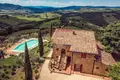 Commercial property 650 m² in Siena, Italy