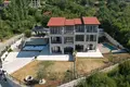 Casa 3 habitaciones 240 m² en Przno, Montenegro