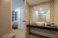 Mieszkanie 2 pokoi 57 m² Karon, Tajlandia
