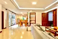 Piso independiente 2 habitaciones 130 m² en Sangkat Phsar Daeum Thkov, Camboya