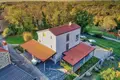 Haus 4 Schlafzimmer 240 m² Buroli, Kroatien