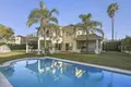 Haus 5 Schlafzimmer 307 m² San Pedro Alcantara, Spanien