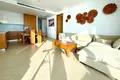 Piso independiente 3 habitaciones 132 m² Na Kluea, Tailandia