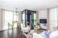 2 bedroom apartment 84 m² in London, United Kingdom