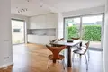 Dom 6 pokojów 300 m² Dzilnuciems, Łotwa
